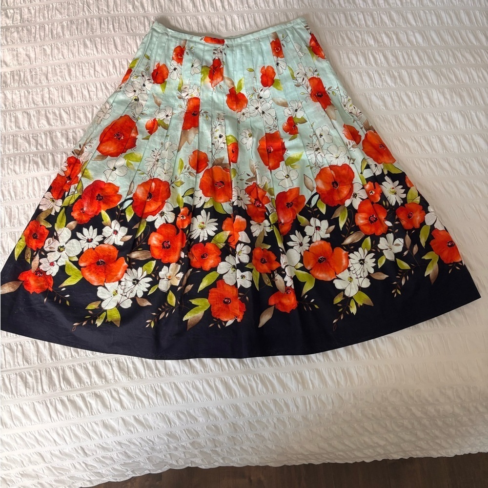 Talbots Petite Poppy Floral Scenic Pleated Skirt Side Zipper Eye Hook Closure